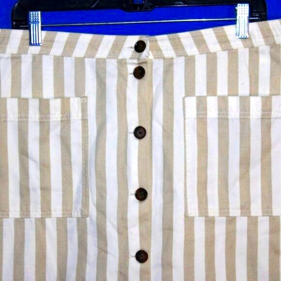 Old Navy Striped Mini Skirt - Women's Size 14 - Button Front - Beige & White - Picture 2 of 5